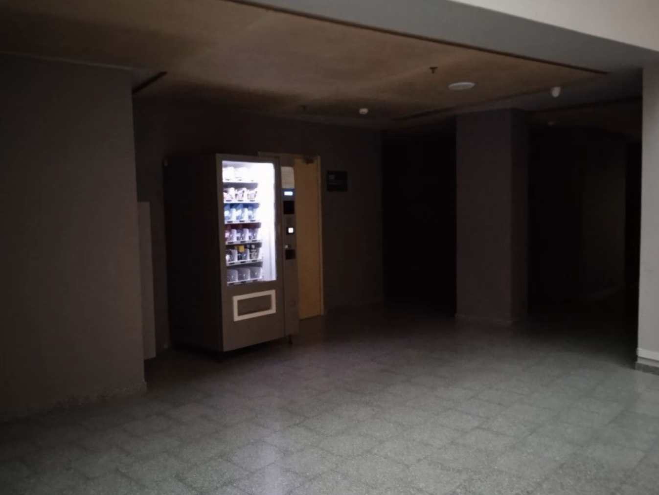 hotel vending machine